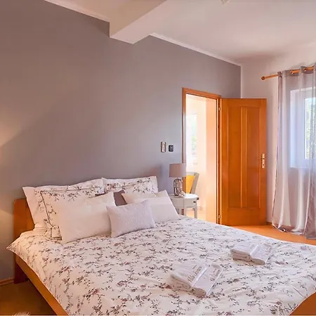 Appartement Gorgeous In With Wifi