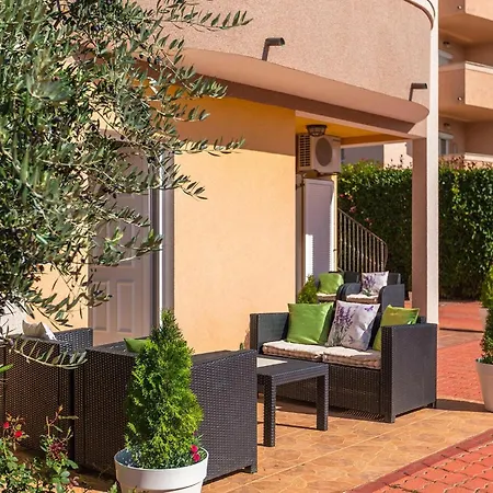Gorgeous In With Wifi Apartment Stinjan